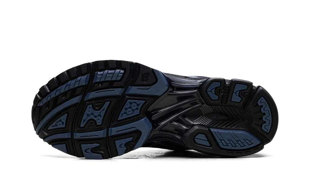 Gel-Nimbus 10.1 Black Grand Shark