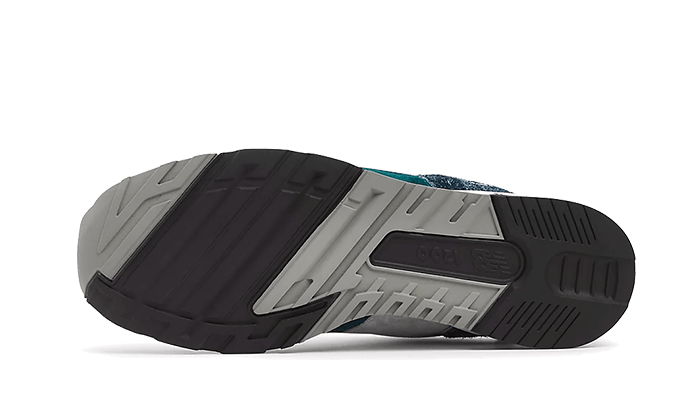 1500 Made in UK Pacific Majolica Blue