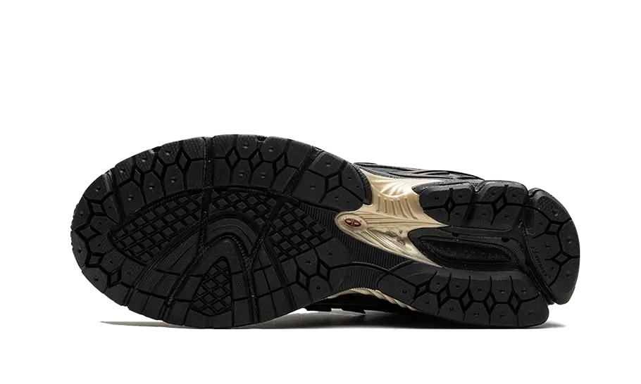 1906R Kith Black