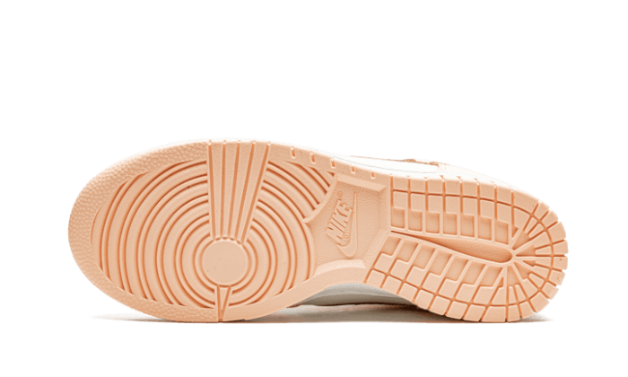 Dunk High Crimson Tint