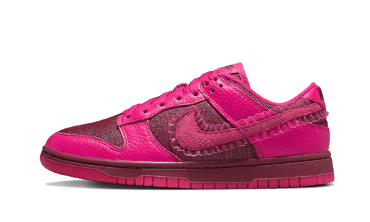 Dunk Low Valentines Day (2022)