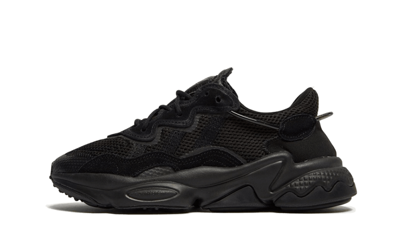 Ozweego Core Triple Black