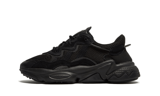 Ozweego Core Triple Black