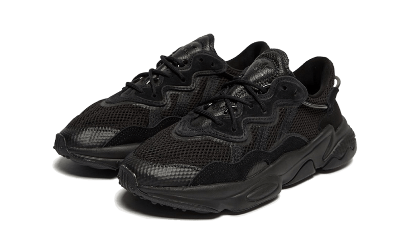 Ozweego Core Triple Black
