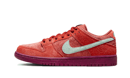 SB Dunk Low Mystic Red