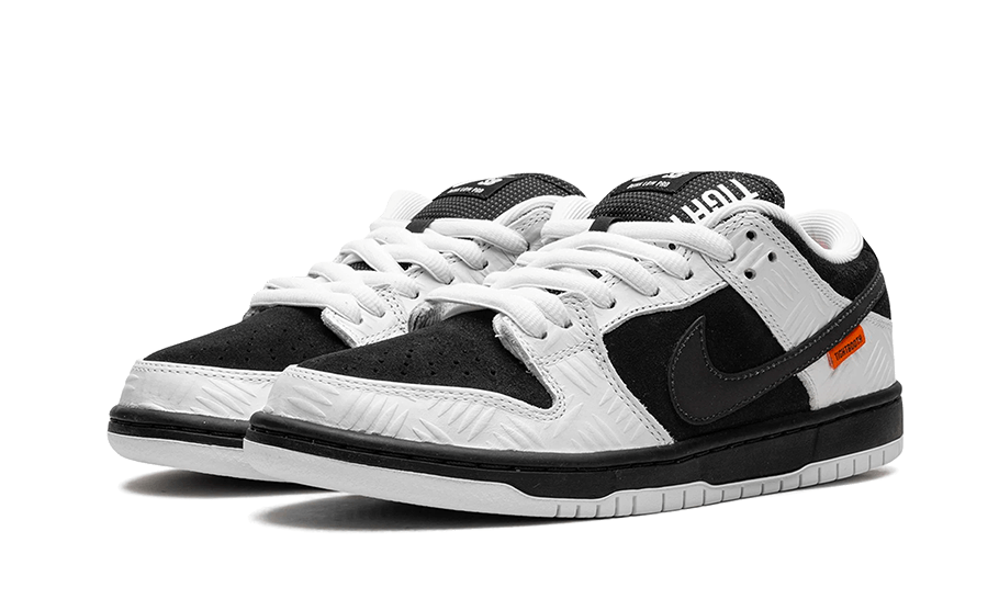 SB Dunk Low TIGHTBOOTH