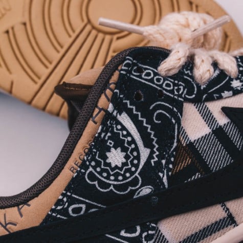SB Dunk Low Travis Scott