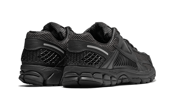 Vomero 5 Triple Black