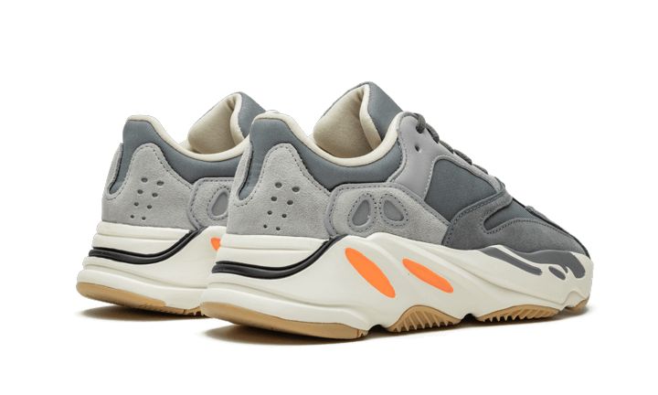 Yeezy 700 Magnet