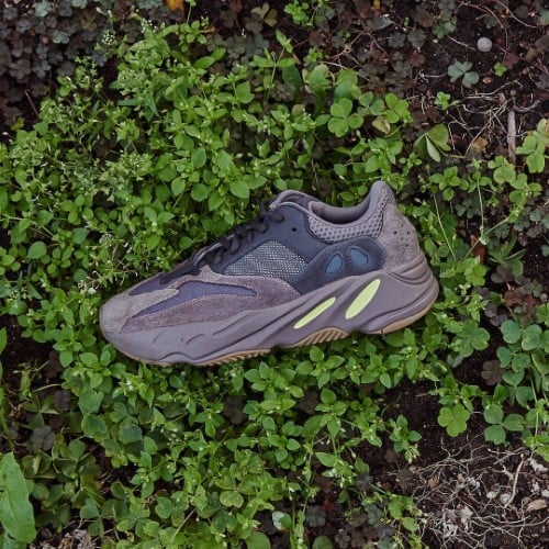 Yeezy 700 Mauve