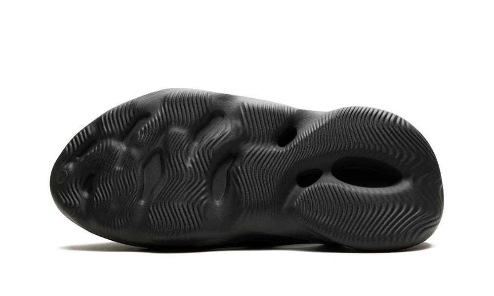 Yeezy Foam RNNR Carbon